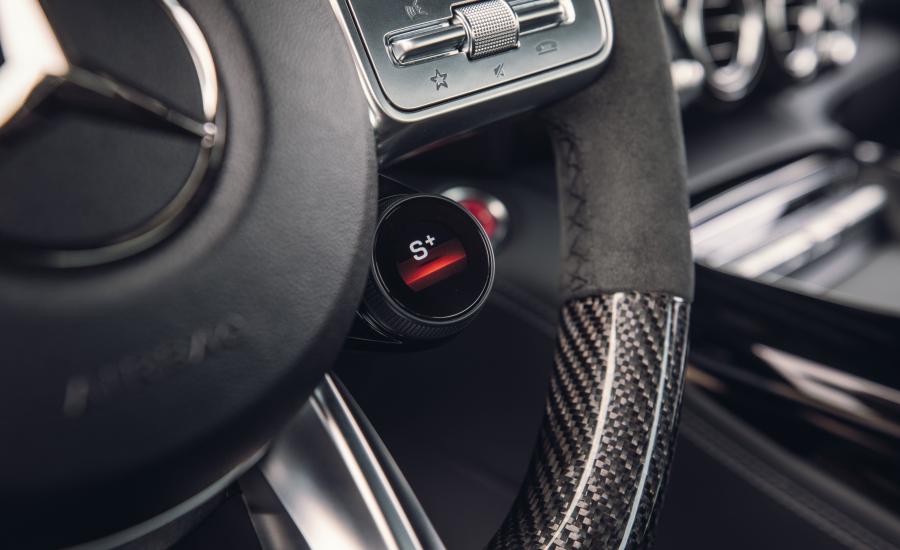 Детали интерьера Mercedes-AMG GT (C190) 2019 года  (NA) (фото 43 из 46)